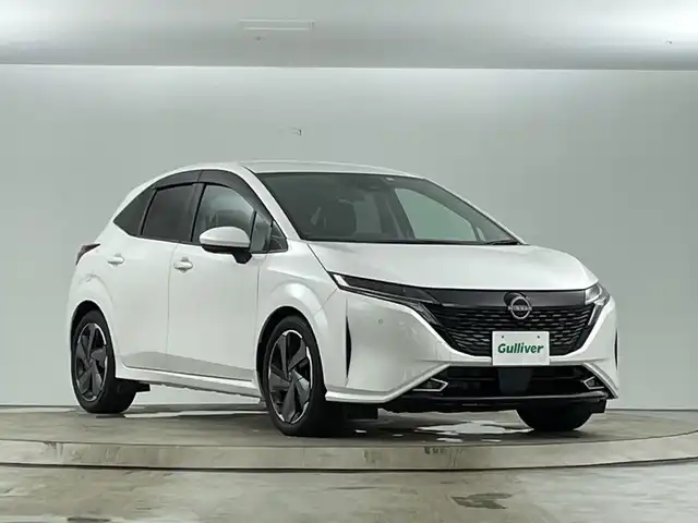 日産 オーラ G レザーエディション 愛知県 2023(令5)年 3.7万km ピュアホワイトパール 9型メーカーOPナビ（AM/FM/フルセグ/BT/AppleCarPay）/BOSEパーソナルプラスサウンドシステム/プロパイロット/インテリジェントルームミラー/置くだけ充電/全方位カメラ/純正17インチアルミホイール/LEDヘッドライト/運転支援/・エマージェンシーブレーキ/・車線逸脱警報/・後側方車両検知警報/・速度標識表示/・ルート減速支援/・ハンドル支援/・ソナー/・後退時車両検知警報/・ふらつき警報/・トレースコントロール/ハーフレザーシート/AUTOHOLD/ビルトイン2.0ETC/純正フロアマット/電動格納ミラー/フロントフォグ/オートハイビーム/オートライト/前後コーナーセンサー/ドアバイザー