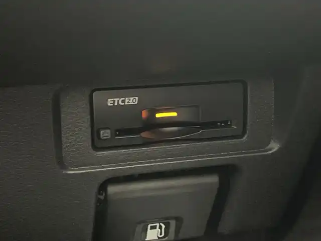 日産 オーラ G レザーエディション 愛知県 2023(令5)年 3.7万km ピュアホワイトパール 9型メーカーOPナビ（AM/FM/フルセグ/BT/AppleCarPay）/BOSEパーソナルプラスサウンドシステム/プロパイロット/インテリジェントルームミラー/置くだけ充電/全方位カメラ/純正17インチアルミホイール/LEDヘッドライト/運転支援/・エマージェンシーブレーキ/・車線逸脱警報/・後側方車両検知警報/・速度標識表示/・ルート減速支援/・ハンドル支援/・ソナー/・後退時車両検知警報/・ふらつき警報/・トレースコントロール/ハーフレザーシート/AUTOHOLD/ビルトイン2.0ETC/純正フロアマット/電動格納ミラー/フロントフォグ/オートハイビーム/オートライト/前後コーナーセンサー/ドアバイザー