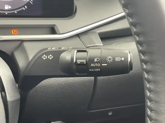 日産 オーラ G レザーエディション 愛知県 2023(令5)年 3.7万km ピュアホワイトパール 9型メーカーOPナビ（AM/FM/フルセグ/BT/AppleCarPay）/BOSEパーソナルプラスサウンドシステム/プロパイロット/インテリジェントルームミラー/置くだけ充電/全方位カメラ/純正17インチアルミホイール/LEDヘッドライト/運転支援/・エマージェンシーブレーキ/・車線逸脱警報/・後側方車両検知警報/・速度標識表示/・ルート減速支援/・ハンドル支援/・ソナー/・後退時車両検知警報/・ふらつき警報/・トレースコントロール/ハーフレザーシート/AUTOHOLD/ビルトイン2.0ETC/純正フロアマット/電動格納ミラー/フロントフォグ/オートハイビーム/オートライト/前後コーナーセンサー/ドアバイザー