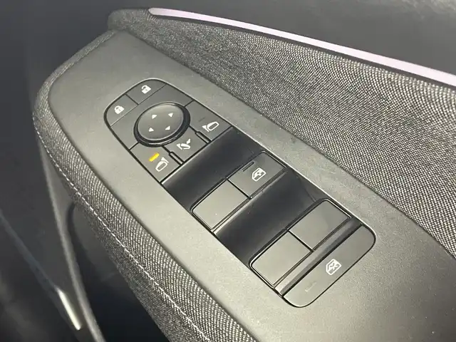 日産 オーラ G レザーエディション 愛知県 2023(令5)年 3.7万km ピュアホワイトパール 9型メーカーOPナビ（AM/FM/フルセグ/BT/AppleCarPay）/BOSEパーソナルプラスサウンドシステム/プロパイロット/インテリジェントルームミラー/置くだけ充電/全方位カメラ/純正17インチアルミホイール/LEDヘッドライト/運転支援/・エマージェンシーブレーキ/・車線逸脱警報/・後側方車両検知警報/・速度標識表示/・ルート減速支援/・ハンドル支援/・ソナー/・後退時車両検知警報/・ふらつき警報/・トレースコントロール/ハーフレザーシート/AUTOHOLD/ビルトイン2.0ETC/純正フロアマット/電動格納ミラー/フロントフォグ/オートハイビーム/オートライト/前後コーナーセンサー/ドアバイザー