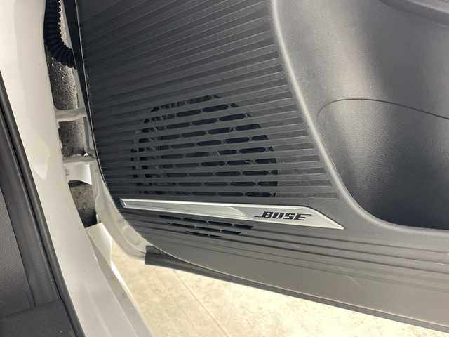 日産 オーラ G レザーエディション 愛知県 2023(令5)年 3.7万km ピュアホワイトパール 9型メーカーOPナビ（AM/FM/フルセグ/BT/AppleCarPay）/BOSEパーソナルプラスサウンドシステム/プロパイロット/インテリジェントルームミラー/置くだけ充電/全方位カメラ/純正17インチアルミホイール/LEDヘッドライト/運転支援/・エマージェンシーブレーキ/・車線逸脱警報/・後側方車両検知警報/・速度標識表示/・ルート減速支援/・ハンドル支援/・ソナー/・後退時車両検知警報/・ふらつき警報/・トレースコントロール/ハーフレザーシート/AUTOHOLD/ビルトイン2.0ETC/純正フロアマット/電動格納ミラー/フロントフォグ/オートハイビーム/オートライト/前後コーナーセンサー/ドアバイザー