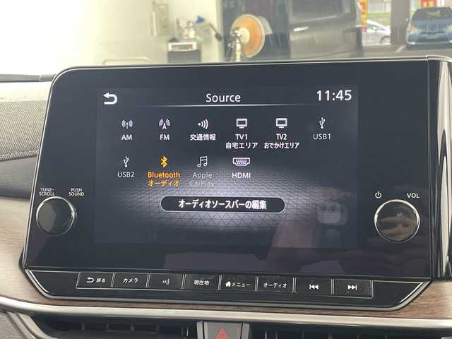 日産 オーラ G レザーエディション 愛知県 2023(令5)年 3.7万km ピュアホワイトパール 9型メーカーOPナビ（AM/FM/フルセグ/BT/AppleCarPay）/BOSEパーソナルプラスサウンドシステム/プロパイロット/インテリジェントルームミラー/置くだけ充電/全方位カメラ/純正17インチアルミホイール/LEDヘッドライト/運転支援/・エマージェンシーブレーキ/・車線逸脱警報/・後側方車両検知警報/・速度標識表示/・ルート減速支援/・ハンドル支援/・ソナー/・後退時車両検知警報/・ふらつき警報/・トレースコントロール/ハーフレザーシート/AUTOHOLD/ビルトイン2.0ETC/純正フロアマット/電動格納ミラー/フロントフォグ/オートハイビーム/オートライト/前後コーナーセンサー/ドアバイザー