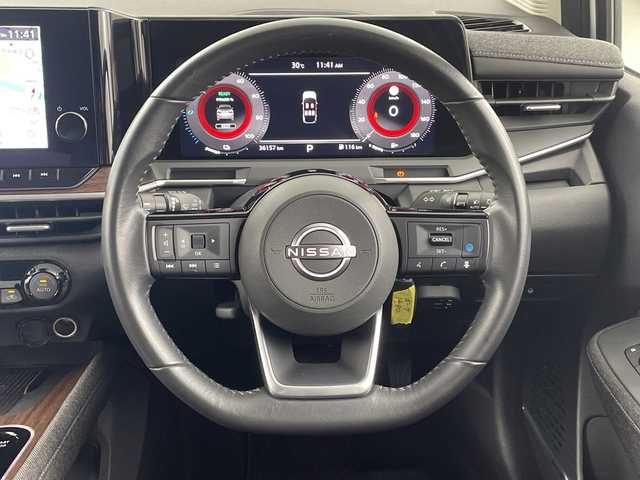 日産 オーラ G レザーエディション 愛知県 2023(令5)年 3.7万km ピュアホワイトパール 9型メーカーOPナビ（AM/FM/フルセグ/BT/AppleCarPay）/BOSEパーソナルプラスサウンドシステム/プロパイロット/インテリジェントルームミラー/置くだけ充電/全方位カメラ/純正17インチアルミホイール/LEDヘッドライト/運転支援/・エマージェンシーブレーキ/・車線逸脱警報/・後側方車両検知警報/・速度標識表示/・ルート減速支援/・ハンドル支援/・ソナー/・後退時車両検知警報/・ふらつき警報/・トレースコントロール/ハーフレザーシート/AUTOHOLD/ビルトイン2.0ETC/純正フロアマット/電動格納ミラー/フロントフォグ/オートハイビーム/オートライト/前後コーナーセンサー/ドアバイザー