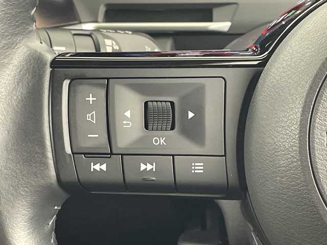 日産 オーラ G レザーエディション 愛知県 2023(令5)年 3.7万km ピュアホワイトパール 9型メーカーOPナビ（AM/FM/フルセグ/BT/AppleCarPay）/BOSEパーソナルプラスサウンドシステム/プロパイロット/インテリジェントルームミラー/置くだけ充電/全方位カメラ/純正17インチアルミホイール/LEDヘッドライト/運転支援/・エマージェンシーブレーキ/・車線逸脱警報/・後側方車両検知警報/・速度標識表示/・ルート減速支援/・ハンドル支援/・ソナー/・後退時車両検知警報/・ふらつき警報/・トレースコントロール/ハーフレザーシート/AUTOHOLD/ビルトイン2.0ETC/純正フロアマット/電動格納ミラー/フロントフォグ/オートハイビーム/オートライト/前後コーナーセンサー/ドアバイザー