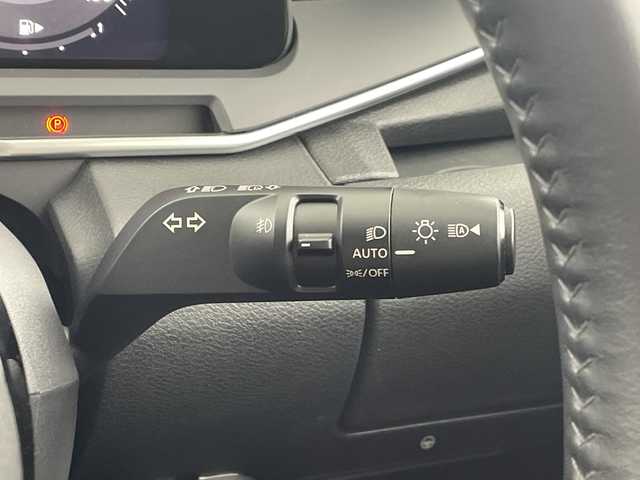 日産 オーラ G レザーエディション 愛知県 2023(令5)年 3.7万km ピュアホワイトパール 9型メーカーOPナビ（AM/FM/フルセグ/BT/AppleCarPay）/BOSEパーソナルプラスサウンドシステム/プロパイロット/インテリジェントルームミラー/置くだけ充電/全方位カメラ/純正17インチアルミホイール/LEDヘッドライト/運転支援/・エマージェンシーブレーキ/・車線逸脱警報/・後側方車両検知警報/・速度標識表示/・ルート減速支援/・ハンドル支援/・ソナー/・後退時車両検知警報/・ふらつき警報/・トレースコントロール/ハーフレザーシート/AUTOHOLD/ビルトイン2.0ETC/純正フロアマット/電動格納ミラー/フロントフォグ/オートハイビーム/オートライト/前後コーナーセンサー/ドアバイザー