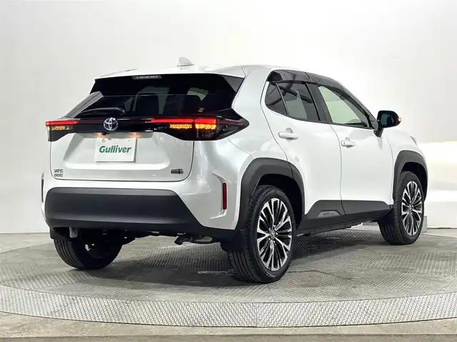トヨタ ヤリスクロス ハイブリッド Z 大阪府 2023(令5)年 0.5万km プラチナホワイトパールマイカ 純正ナビ 360カメラ ETC ハーフレザー パワーシート/ヒーター ハンドルヒーター 衝突軽減 レーダーC BSM クリアランスソナー トヨタセーフティセンス 前後ドラレコ