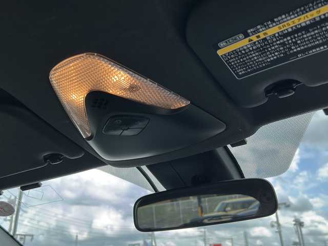 トヨタ Ｃ－ＨＲ S 岐阜県 2016(平28)年 9.4万km ダークブラウンマイカメタリック 登録時走行距離93963km/純正１０インチナビ/フルセグＴＶ/バックカメラ/レーンキープアシスト/純正17インチアルミホイール/クルーズコントロール/前方ドライブレコーダー/プッシュスタート/スマートキー/スペアキー/純正フロアマット/衝突被害軽減システム/Bluetooth接続/禁煙車/LEDヘッドライト/CDチェンジャー/コーナーセンサー