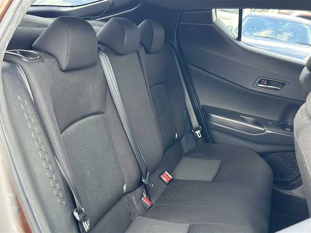 トヨタ Ｃ－ＨＲ S 岐阜県 2016(平28)年 9.4万km ダークブラウンマイカメタリック 登録時走行距離93963km/純正１０インチナビ/フルセグＴＶ/バックカメラ/レーンキープアシスト/純正17インチアルミホイール/クルーズコントロール/前方ドライブレコーダー/プッシュスタート/スマートキー/スペアキー/純正フロアマット/衝突被害軽減システム/Bluetooth接続/禁煙車/LEDヘッドライト/CDチェンジャー/コーナーセンサー