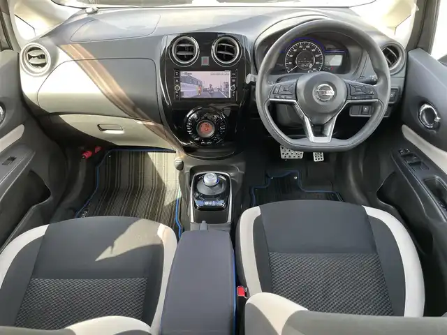 日産 ノート e－パワー X FOUR 長野県 2018(平30)年 5.9万km ダークメタルグレー 取扱説明書/保証書/パワーウィンドウ/4WD/スペアキー/純正ナビ/フルセグテレビ/Bluetooth/iPod/AUX/ETC/ドアバイザー/プッシュスタート/LEDヘッドライト/全方位カメラ/純正フロアマット/15インチAW/コーナーセンサー/レーンキープアシスト/オートハイビーム/e-power/スタッドレス