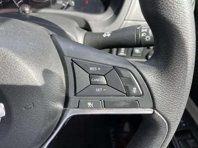 日産 ノート e－パワー X FOUR 長野県 2018(平30)年 5.9万km ダークメタルグレー 取扱説明書/保証書/パワーウィンドウ/4WD/スペアキー/純正ナビ/フルセグテレビ/Bluetooth/iPod/AUX/ETC/ドアバイザー/プッシュスタート/LEDヘッドライト/全方位カメラ/純正フロアマット/15インチAW/コーナーセンサー/レーンキープアシスト/オートハイビーム/e-power/スタッドレス