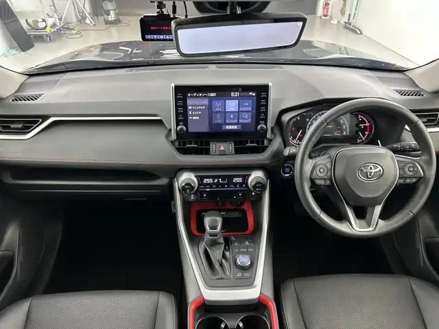 トヨタ ＲＡＶ４ アドベンチャー オフロードPKG 愛知県 2021(令3)年 2.7万km グレーメタリック 禁煙車/４WD/ワンオーナー/純正8インチディスプレイオーディオ/（AM/FM/USB/Bluetooth）/全方位カメラ/トヨタセーフティセンス/・プリクラッシュセーフティ/・レーンディパーチャーアラート/・オートマチックハイビーム/・レーダークルーズコントロール/・ブラインドスポットモニター/・ロードサインアシスト/コーナーセンサー/ETC2.0/ドライブレコーダー/ワイヤレス充電/デジタルインナーミラー/シートヒーター/シートベンチレーション/パワーシート/ステアリングヒーター/パワーバックドア/ダウンヒルアシスト/ルーフレール/純正18位インチアルミホイール/スマートキー/スペアキー有/プッシュスタート/LEDヘッドライト/フロントフォグランプ/オートライト/純正フロアマット/横滑り防止装置