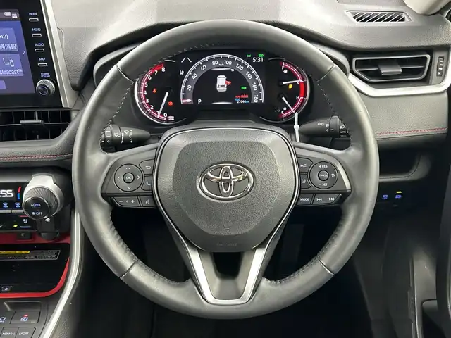 トヨタ ＲＡＶ４ アドベンチャー オフロードPKG 愛知県 2021(令3)年 2.7万km グレーメタリック 禁煙車/４WD/ワンオーナー/純正8インチディスプレイオーディオ/（AM/FM/USB/Bluetooth）/全方位カメラ/トヨタセーフティセンス/・プリクラッシュセーフティ/・レーンディパーチャーアラート/・オートマチックハイビーム/・レーダークルーズコントロール/・ブラインドスポットモニター/・ロードサインアシスト/コーナーセンサー/ETC2.0/ドライブレコーダー/ワイヤレス充電/デジタルインナーミラー/シートヒーター/シートベンチレーション/パワーシート/ステアリングヒーター/パワーバックドア/ダウンヒルアシスト/ルーフレール/純正18位インチアルミホイール/スマートキー/スペアキー有/プッシュスタート/LEDヘッドライト/フロントフォグランプ/オートライト/純正フロアマット/横滑り防止装置