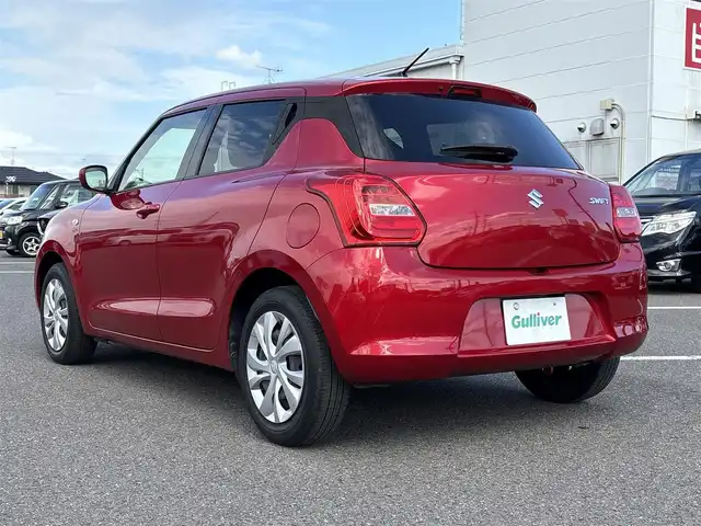 スズキ スイフト XG 大分県 2020(令2)年 2万km バーニングレッドPM ・社外ナビ(CD/DVD/BT/SD)/・フルセグテレビ/・運転席シートヒーター/・ETC/・スマートキー/・プッシュスタートボタン/・フロアマット/・オートライト/・オートエアコン