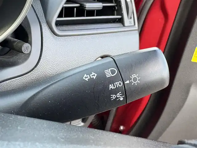 スズキ スイフト XG 大分県 2020(令2)年 2万km バーニングレッドPM ・社外ナビ(CD/DVD/BT/SD)/・フルセグテレビ/・運転席シートヒーター/・ETC/・スマートキー/・プッシュスタートボタン/・フロアマット/・オートライト/・オートエアコン