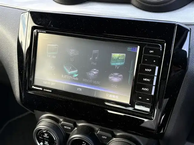 スズキ スイフト XG 大分県 2020(令2)年 2万km バーニングレッドPM ・社外ナビ(CD/DVD/BT/SD)/・フルセグテレビ/・運転席シートヒーター/・ETC/・スマートキー/・プッシュスタートボタン/・フロアマット/・オートライト/・オートエアコン