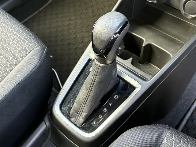 スズキ スイフト XG 大分県 2020(令2)年 2万km バーニングレッドPM ・社外ナビ(CD/DVD/BT/SD)/・フルセグテレビ/・運転席シートヒーター/・ETC/・スマートキー/・プッシュスタートボタン/・フロアマット/・オートライト/・オートエアコン