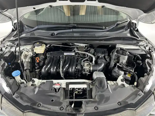 ホンダ ヴェゼル ハイブリッド Z ホンダセンシング 佐賀県 2020(令2)年 5.9万km プラチナホワイトパール 純正8インチナビ/フルセグTV/Bluetooth/CD/DVD/HDMI/ホンダセンシング/クルーズコントロール/バックカメラ/ドライブレコーダー/ビルトインETC/ステアリングスイッチ/パドルシフト/ハーフレザーシート/前席シートヒーター/純正17インチAW/LEDヘッドライト/オートライト/フォグランプ/革巻きステアリング/電動パーキングスイッチ