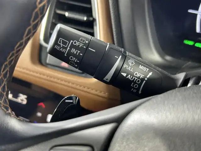 ホンダ ヴェゼル ハイブリッド Z ホンダセンシング 佐賀県 2020(令2)年 5.9万km プラチナホワイトパール 純正8インチナビ/フルセグTV/Bluetooth/CD/DVD/HDMI/ホンダセンシング/クルーズコントロール/バックカメラ/ドライブレコーダー/ビルトインETC/ステアリングスイッチ/パドルシフト/ハーフレザーシート/前席シートヒーター/純正17インチAW/LEDヘッドライト/オートライト/フォグランプ/革巻きステアリング/電動パーキングスイッチ