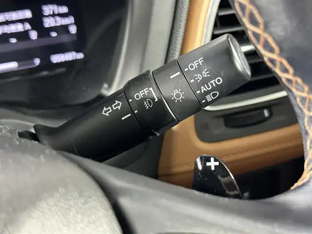 ホンダ ヴェゼル ハイブリッド Z ホンダセンシング 佐賀県 2020(令2)年 5.9万km プラチナホワイトパール 純正8インチナビ/フルセグTV/Bluetooth/CD/DVD/HDMI/ホンダセンシング/クルーズコントロール/バックカメラ/ドライブレコーダー/ビルトインETC/ステアリングスイッチ/パドルシフト/ハーフレザーシート/前席シートヒーター/純正17インチAW/LEDヘッドライト/オートライト/フォグランプ/革巻きステアリング/電動パーキングスイッチ