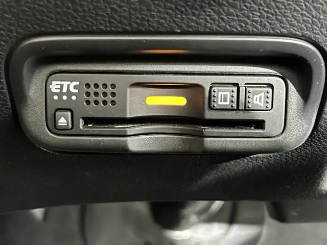 ホンダ ヴェゼル ハイブリッド Z ホンダセンシング 佐賀県 2020(令2)年 5.9万km プラチナホワイトパール 純正8インチナビ/フルセグTV/Bluetooth/CD/DVD/HDMI/ホンダセンシング/クルーズコントロール/バックカメラ/ドライブレコーダー/ビルトインETC/ステアリングスイッチ/パドルシフト/ハーフレザーシート/前席シートヒーター/純正17インチAW/LEDヘッドライト/オートライト/フォグランプ/革巻きステアリング/電動パーキングスイッチ