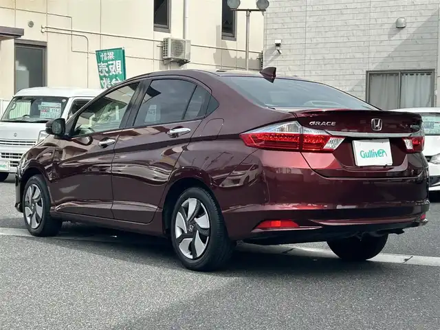 ホンダ グレイス ハイブリッド LX 岡山県 2015(平27)年 7.3万km プレミアムディープロッソパール 登録時走行距離72436km/純正SDナビ/(AM/FM/DISC/TV/BT)/バックカメラ/クルーズコントロール/ETC/プッシュスタート/スマートキー/スペアキー/パワーウィンドウ/パワーステアリング/保証書/取扱説明書/記録簿/キセノンライト