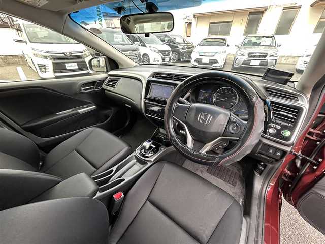 ホンダ グレイス ハイブリッド LX 兵庫県 2015(平27)年 7.3万km プレミアムディープロッソパール 登録時走行距離72436km/純正SDナビ/(AM/FM/DISC/TV/BT)/バックカメラ/クルーズコントロール/ETC/プッシュスタート/スマートキー/スペアキー/パワーウィンドウ/パワーステアリング/保証書/取扱説明書/記録簿/キセノンライト