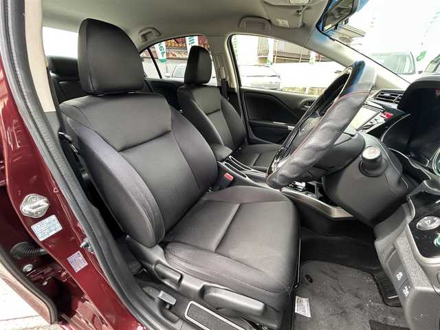 ホンダ グレイス ハイブリッド LX 兵庫県 2015(平27)年 7.3万km プレミアムディープロッソパール 登録時走行距離72436km/純正SDナビ/(AM/FM/DISC/TV/BT)/バックカメラ/クルーズコントロール/ETC/プッシュスタート/スマートキー/スペアキー/パワーウィンドウ/パワーステアリング/保証書/取扱説明書/記録簿/キセノンライト