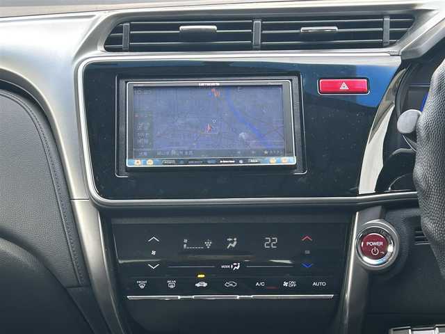 ホンダ グレイス ハイブリッド LX 兵庫県 2015(平27)年 7.3万km プレミアムディープロッソパール 登録時走行距離72436km/純正SDナビ/(AM/FM/DISC/TV/BT)/バックカメラ/クルーズコントロール/ETC/プッシュスタート/スマートキー/スペアキー/パワーウィンドウ/パワーステアリング/保証書/取扱説明書/記録簿/キセノンライト