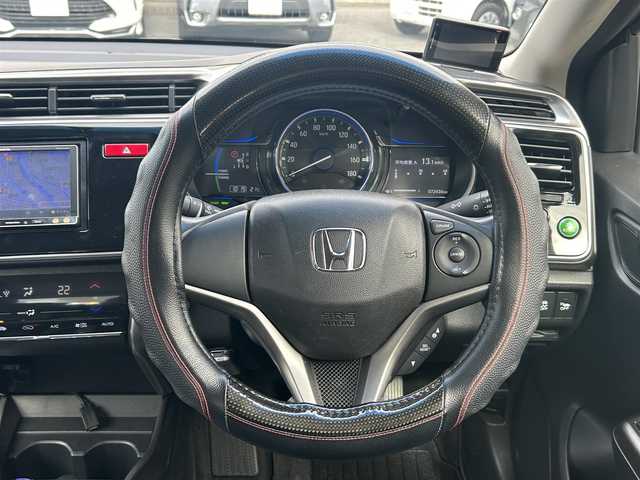 ホンダ グレイス ハイブリッド LX 兵庫県 2015(平27)年 7.3万km プレミアムディープロッソパール 登録時走行距離72436km/純正SDナビ/(AM/FM/DISC/TV/BT)/バックカメラ/クルーズコントロール/ETC/プッシュスタート/スマートキー/スペアキー/パワーウィンドウ/パワーステアリング/保証書/取扱説明書/記録簿/キセノンライト