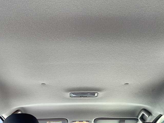 トヨタ アクア S 岩手県 2018(平30)年 6.8万km スーパーホワイトⅡ 禁煙車/社外ナビ/AM/FM/バックカメラ/ETC/積込冬タイヤ/衝突被害軽減ブレーキ/横滑り防止装置/HIDヘッドライト/フォグランプ/スマートキー/電動格納ミラー/純正フロアマット/ドアバイザー/取扱説明書