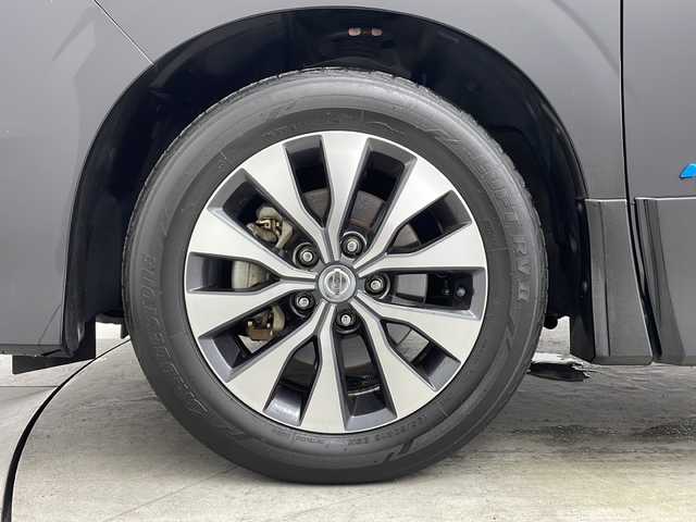 日産 セレナ ハイウェイスター G 大阪府 2017(平29)年 4.6万km ライムグリーンパール/ブラック プロパイロット/純正9インチSDナビ【MM516D-L】/【AM/FM/CD/DVD/Bluetooth/フルセグTV】/純正フリップダウンモニター/アラウンドビューモニター/デジタルインナーミラー/ビルトインETC/前方ドライブレコーダー/両側パワースライドドア/衝突被害軽減ブレーキ/インテリジェントパーキングアシスト/WAC/オートライト/ステアリングスイッチ/純正フロアマット/純正16インチAW/後席ロールサンシェード