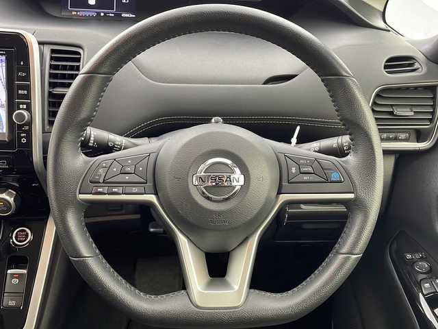 日産 セレナ ハイウェイスター G 大阪府 2017(平29)年 4.6万km ライムグリーンパール/ブラック プロパイロット/純正9インチSDナビ【MM516D-L】/【AM/FM/CD/DVD/Bluetooth/フルセグTV】/純正フリップダウンモニター/アラウンドビューモニター/デジタルインナーミラー/ビルトインETC/前方ドライブレコーダー/両側パワースライドドア/衝突被害軽減ブレーキ/インテリジェントパーキングアシスト/WAC/オートライト/ステアリングスイッチ/純正フロアマット/純正16インチAW/後席ロールサンシェード