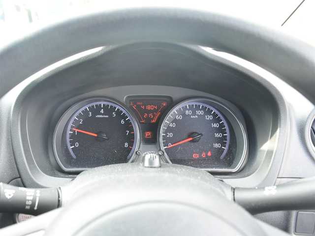 日産 ノート X 愛知県 2013(平25)年 4.2万km タイタニウムグレー ドラレコ/アイドリングストップ/プライバシーガラス/プッシュスタート/イモビライザー/純正HDDナビ/ワンセグTV/純正フロアマット/ドアバイザー/保証書/取説ナビ説