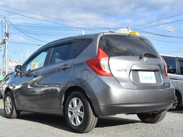 日産 ノート X 愛知県 2013(平25)年 4.2万km タイタニウムグレー ドラレコ/アイドリングストップ/プライバシーガラス/プッシュスタート/イモビライザー/純正HDDナビ/ワンセグTV/純正フロアマット/ドアバイザー/保証書/取説ナビ説
