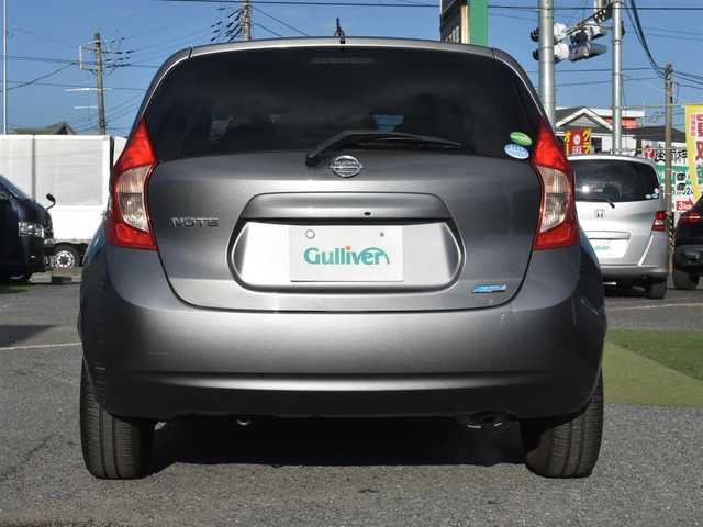 日産 ノート X 愛知県 2013(平25)年 4.2万km タイタニウムグレー ドラレコ/アイドリングストップ/プライバシーガラス/プッシュスタート/イモビライザー/純正HDDナビ/ワンセグTV/純正フロアマット/ドアバイザー/保証書/取説ナビ説