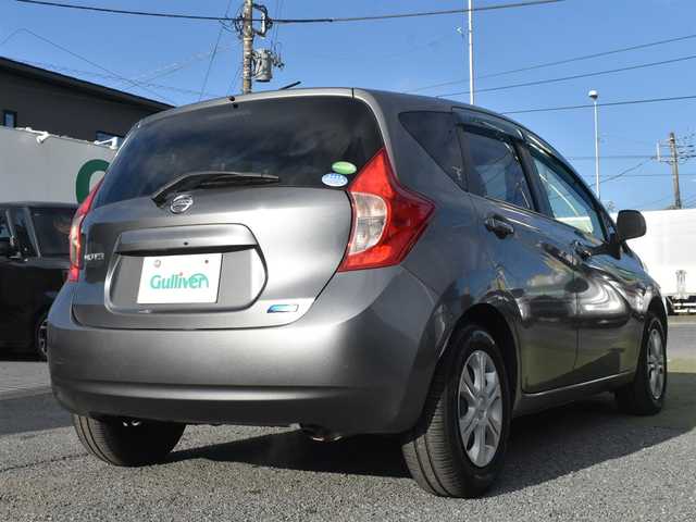 日産 ノート X 愛知県 2013(平25)年 4.2万km タイタニウムグレー ドラレコ/アイドリングストップ/プライバシーガラス/プッシュスタート/イモビライザー/純正HDDナビ/ワンセグTV/純正フロアマット/ドアバイザー/保証書/取説ナビ説