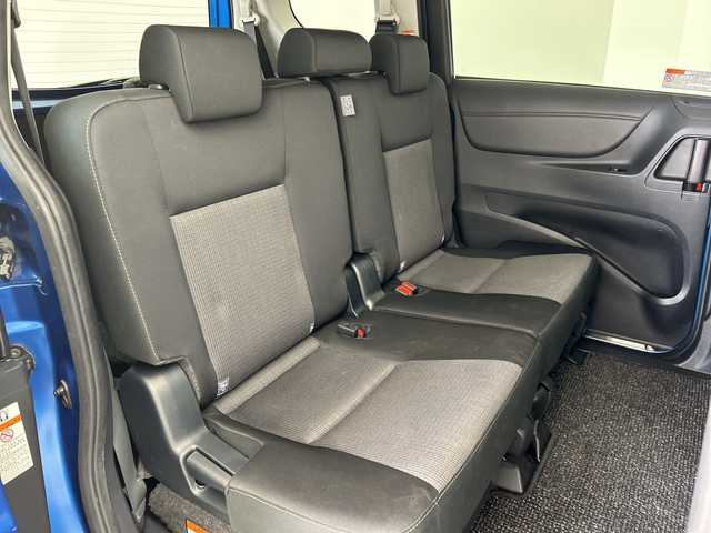 トヨタ シエンタ ハイブリッド G 三重県 2019(令1)年 4.1万km コバルトブルーメタリック /禁煙車//社外ディスプレイオーディオ//衝突被害軽減ブレーキ//レーンキープアシスト//両側パワースライドドア//ビルトインETC2.0//オートハイビーム//クルーズコントロール//電動格納ミラー//スマートキー