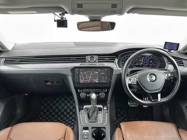 フォルクスワーゲン アルテオン TSI 4モーション エレガンス 熊本県 2019(令1)年 7.3万km アトランティックブルーM 保証書/取扱説明書/純正メモリーナビ/フルセグ/Bluetooth/サンルーフ/ディナウディオサウンド/パークアシスト/クルーズコントロール/パワーシート/シートヒーター/ハンドルヒーター/パドルシフト/ETC2.0/ドライブレコーダー/レザーシート/スマートキー×２