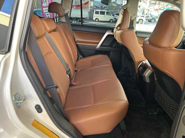 トヨタ ランドクルーザー プラド TX-L 70thアニバーサリーLTD 京都府 2021(令3)年 1.7万km ホワイトパールクリスタルシャイン ワンオーナー/純正メモリナビ/フルセグテレビ/バックカメラ/アラウンドビュー/Bluetooth/ウィンカーミラー/クルーズコントロール/サンルーフ/ドアバイザー/プッシュスタート/ビルトインETC2.0/衝突軽減ブレーキ/レーンキープ/コーナーセンサー