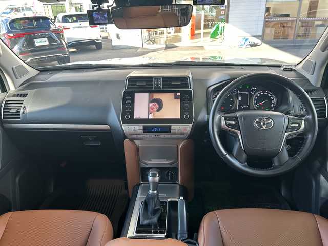 トヨタ ランドクルーザー プラド TX-L 70thアニバーサリーLTD 京都府 2021(令3)年 1.7万km ホワイトパールクリスタルシャイン ワンオーナー/純正メモリナビ/フルセグテレビ/バックカメラ/アラウンドビュー/Bluetooth/ウィンカーミラー/クルーズコントロール/サンルーフ/ドアバイザー/プッシュスタート/ビルトインETC2.0/衝突軽減ブレーキ/レーンキープ/コーナーセンサー