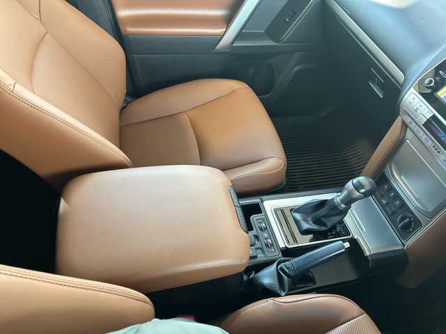 トヨタ ランドクルーザー プラド TX-L 70thアニバーサリーLTD 京都府 2021(令3)年 1.7万km ホワイトパールクリスタルシャイン ワンオーナー/純正メモリナビ/フルセグテレビ/バックカメラ/アラウンドビュー/Bluetooth/ウィンカーミラー/クルーズコントロール/サンルーフ/ドアバイザー/プッシュスタート/ビルトインETC2.0/衝突軽減ブレーキ/レーンキープ/コーナーセンサー