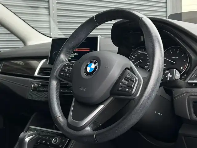 ＢＭＷ ２１８ｄ グランツアラー ラグジュアリー 茨城県 2017(平29)年 4.9万km 白 Bカメラ/衝突軽減システム/LKA/HUD/ETC/黒革シート/シートヒーター/M付パワーシート/前後ドライブレコーダー/アンビエントライト/純正ナビ/社外フルセグTV/AUX/BT/USB/CD/DVD/純正17インチAW