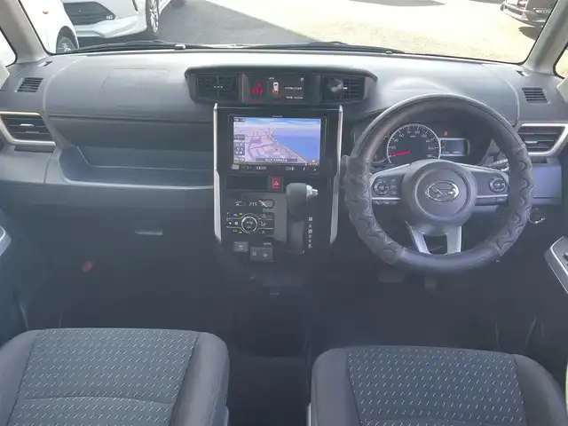 ダイハツ トール カスタムG 島根県 2023(令5)年 2.6万km ブラックマイカメタリック 社外ナビ/CD/DVD/DTV/Bluetooth/全方位カメラ/両側パワースライドドア/レーダークルーズコントロール/ステアリングスイッチ/社外AW付きスタッドレス積込/アイドリングストップ/LEDオートライト/コーナーセンサー /ビルトインETC/電子パーキング/純正フロアマット/純正ドアバイザー/スマートキー/スペアキー