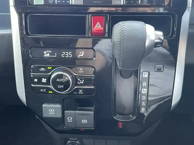 ダイハツ トール カスタムG 島根県 2023(令5)年 2.6万km ブラックマイカメタリック 社外ナビ/CD/DVD/DTV/Bluetooth/全方位カメラ/両側パワースライドドア/レーダークルーズコントロール/ステアリングスイッチ/社外AW付きスタッドレス積込/アイドリングストップ/LEDオートライト/コーナーセンサー /ビルトインETC/電子パーキング/純正フロアマット/純正ドアバイザー/スマートキー/スペアキー