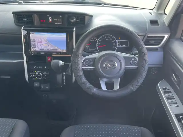 ダイハツ トール カスタムG 島根県 2023(令5)年 2.6万km ブラックマイカメタリック 社外ナビ/CD/DVD/DTV/Bluetooth/全方位カメラ/両側パワースライドドア/レーダークルーズコントロール/ステアリングスイッチ/社外AW付きスタッドレス積込/アイドリングストップ/LEDオートライト/コーナーセンサー /ビルトインETC/電子パーキング/純正フロアマット/純正ドアバイザー/スマートキー/スペアキー