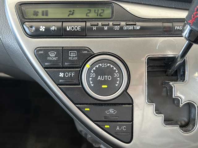 トヨタ アイシス プラタナ Uセレクション 鳥取県 2009(平21)年 19.3万km ブラックマイカ オート4WD/スマートドアロック/両側パワースライド/純正OPグリル/パドルシフト/社外メモリナビゲーション/フルセグ/クリアランスソナー/クリーンエアコン/オートライト/キセノンライト/フォグライト/保証書・取説