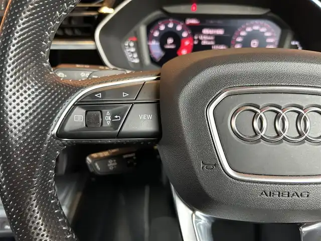 アウディ Ｑ３ SB 35TFSI Sライン 愛知県 2020(令2)年 4万km 白 純正ナビ /TV /360度カメラ /シートヒーター /パドルシフト /ベーシックパッケージ/Bang＆Olufsen3Dサウンドシステム/アシスタンスパッケージ/テクノロジーパッケージ/アンビエントライト/プラスパッケージ
