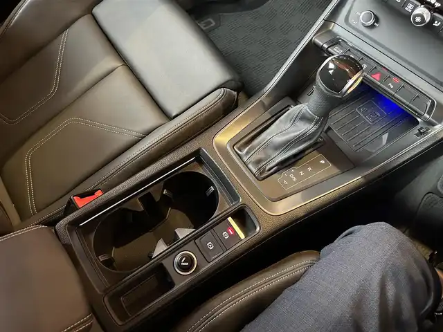 アウディ Ｑ３ SB 35TFSI Sライン 愛知県 2020(令2)年 4万km 白 純正ナビ /TV /360度カメラ /シートヒーター /パドルシフト /ベーシックパッケージ/Bang＆Olufsen3Dサウンドシステム/アシスタンスパッケージ/テクノロジーパッケージ/アンビエントライト/プラスパッケージ