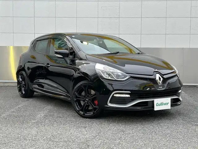 ルノー ルーテシア ルノー スポール シャシースポール 東京都 2014(平26)年 6.8万km 黒 社外メモリーナビ/　フルセグTV/DVD/CD/Bluetooth/純正18インチアルミホイール/クルーズコントロール/パドルシフト/キセノンヘッドライト/フォグランプ/オートライト/ETC/プッシュスタート/カードキー/ヘッドライトレベライザー/電動格納ミラー/ウインカーミラー/フロアマット/ドアバイザー