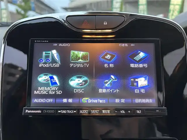ルノー ルーテシア ルノー スポール シャシースポール 東京都 2014(平26)年 6.8万km 黒 社外メモリーナビ/　フルセグTV/DVD/CD/Bluetooth/純正18インチアルミホイール/クルーズコントロール/パドルシフト/キセノンヘッドライト/フォグランプ/オートライト/ETC/プッシュスタート/カードキー/ヘッドライトレベライザー/電動格納ミラー/ウインカーミラー/フロアマット/ドアバイザー